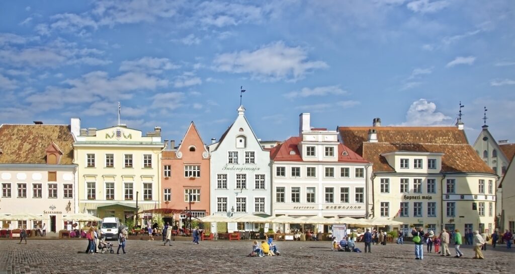 Tallinna kinnisvaramaastik on segu ajast ja moodsusest estonia, tallinn, historic center, town hall square, building, architecture, facades, historical, baltic, estonia, estonia, tallinn, tallinn, tallinn, tallinn, tallinn